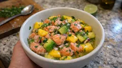 Ceviche z lososa s mangem a avokádem: svěží předkrm bez vaření
